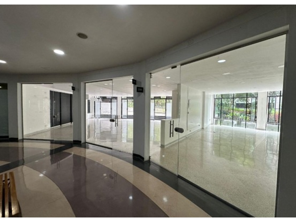 SE ARRIENDA LOCAL COMERCIAL POBLADO — foto 3