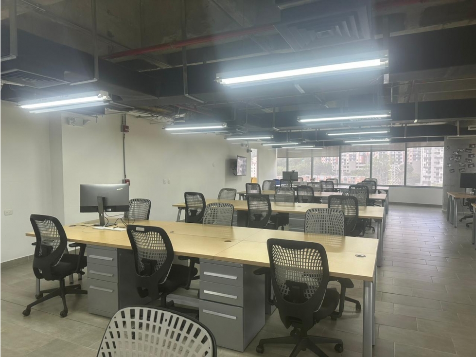 SE ARRIENDA OFICINA POBLADO — foto 2