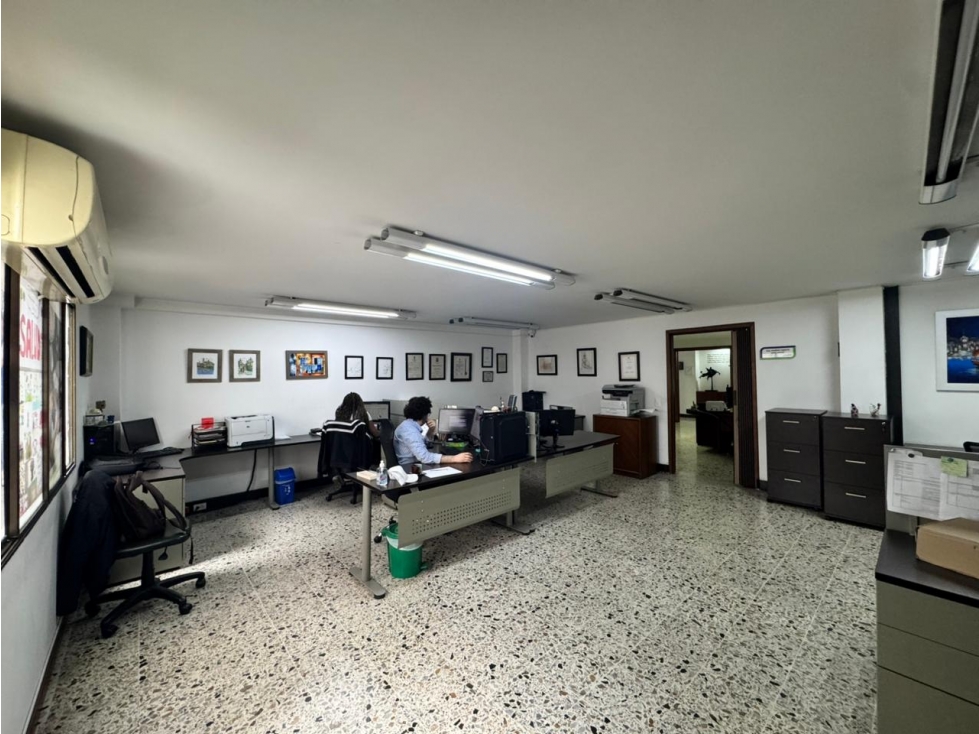 SE VENDE O SE ARRIENDA OFICINA EN MEDELLIN — foto 3