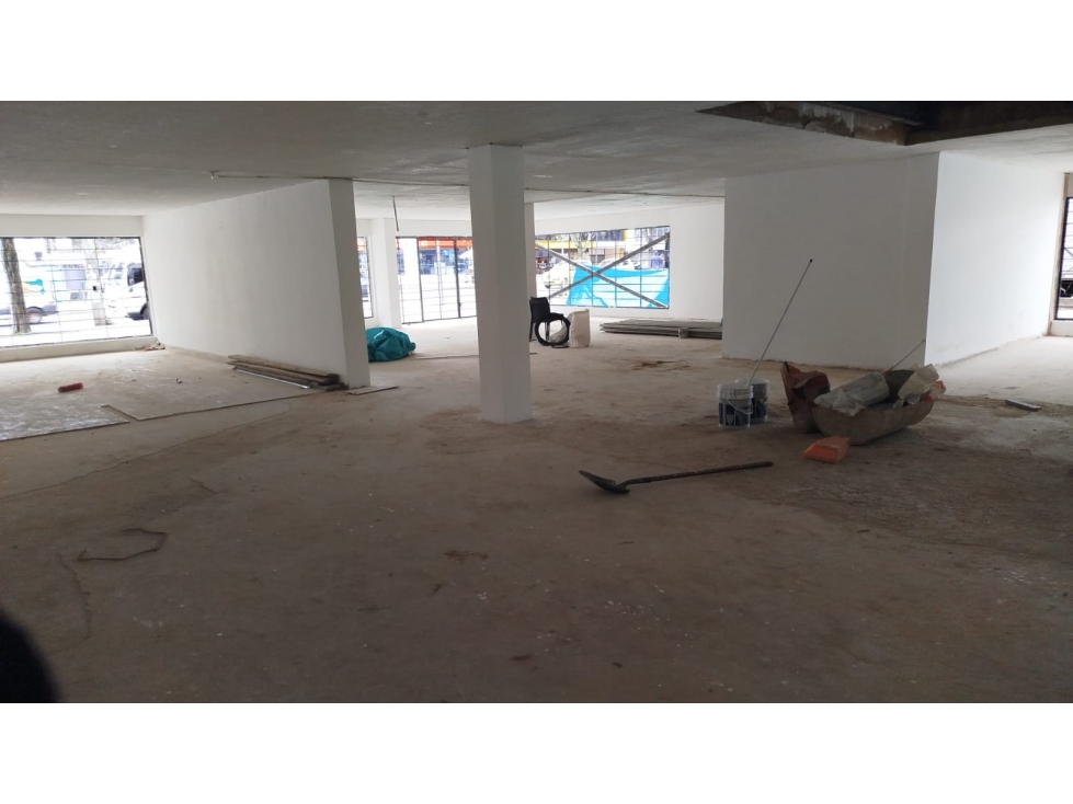 SE ARRIENDA LOCAL 400M2 CHICO — foto 3