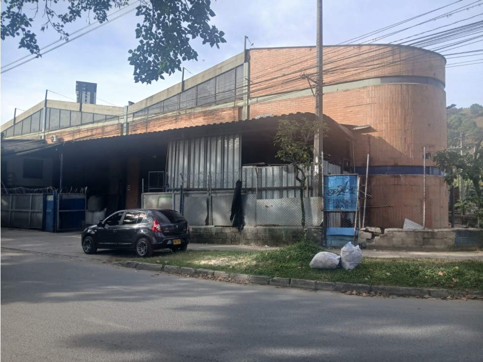 SE ARRIENDA BODEGA EN SABANETA - 5