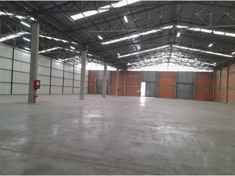 BODEGA EN ARRIENDO MADRID 1600 M2 - 4