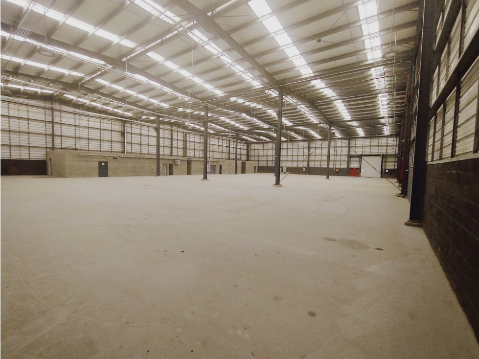 BODEGA EN ARRIENDO O VENTA 7000 M2 - 4