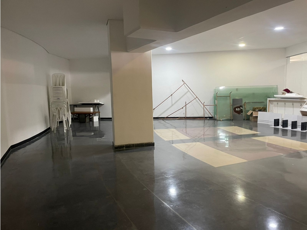 SE ARRIENDA LOCAL COMERCIAL POBLADO — foto 4