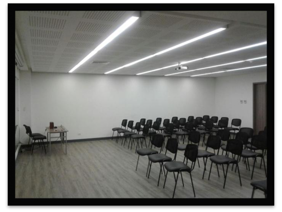 SE ARRIENDA OFICINA ENVIGADO