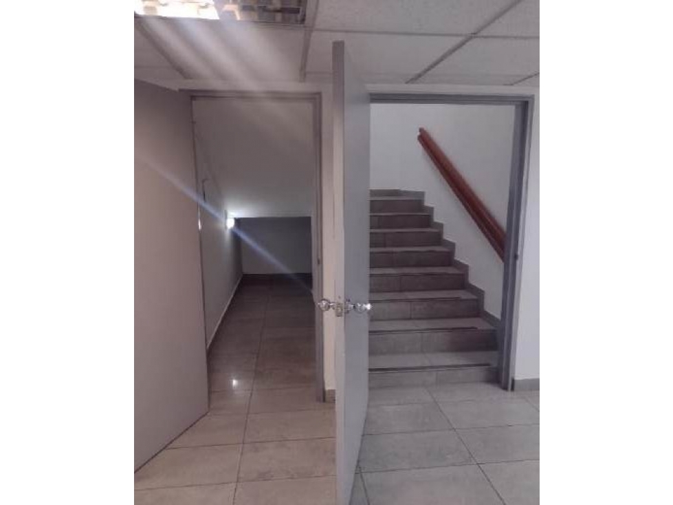 SE ARRIENDA O SE VENDE LOCAL COMERCIAL EN BOGOTA — foto 5