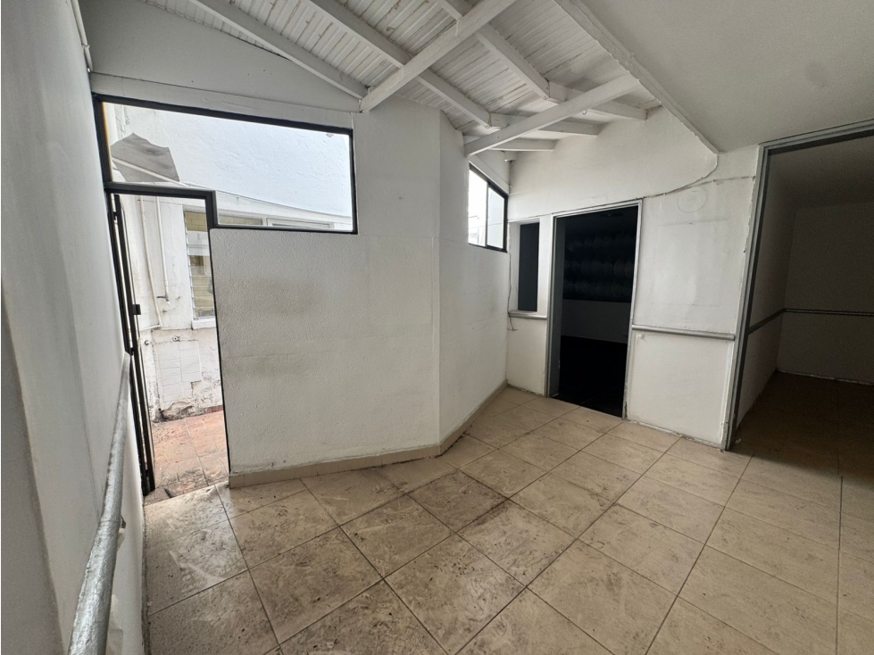 SE ARRIENDA LOCAL COMERCIAL POBLADO — foto 5