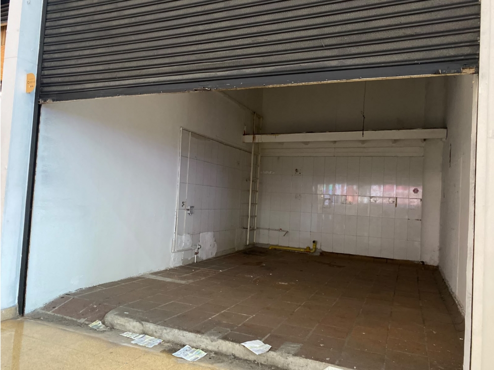 SE ARRIENDA LOCAL COMERCIAL EN MEDELLIN