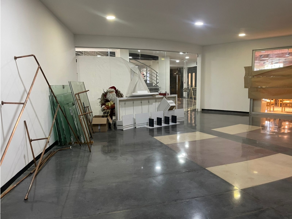 SE ARRIENDA LOCAL COMERCIAL POBLADO — foto 6