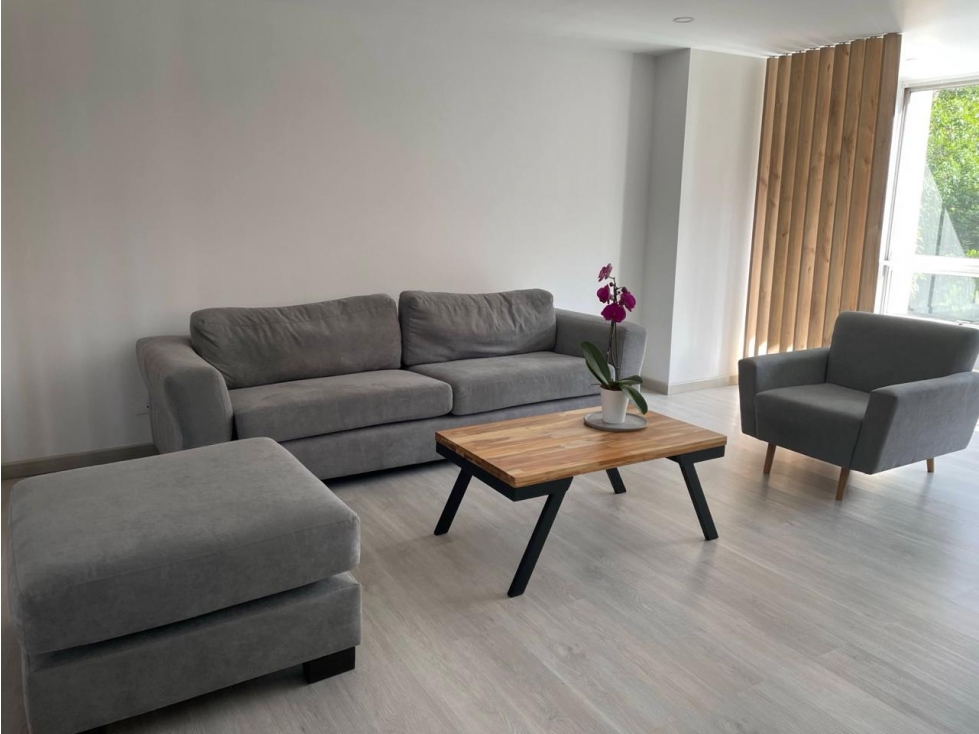 SE ARRIENDA APARTAMENTO EN EL POBLADO — foto 2
