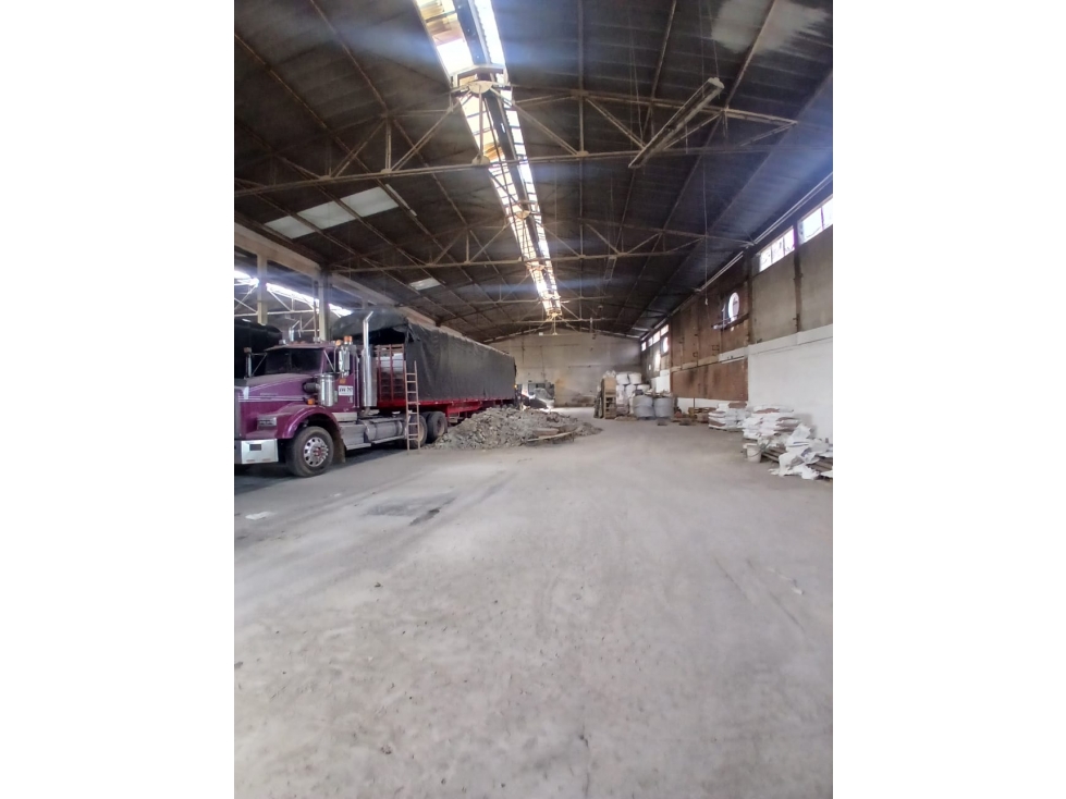 SE ARRIENDA BODEGA EN SABANETA - 3