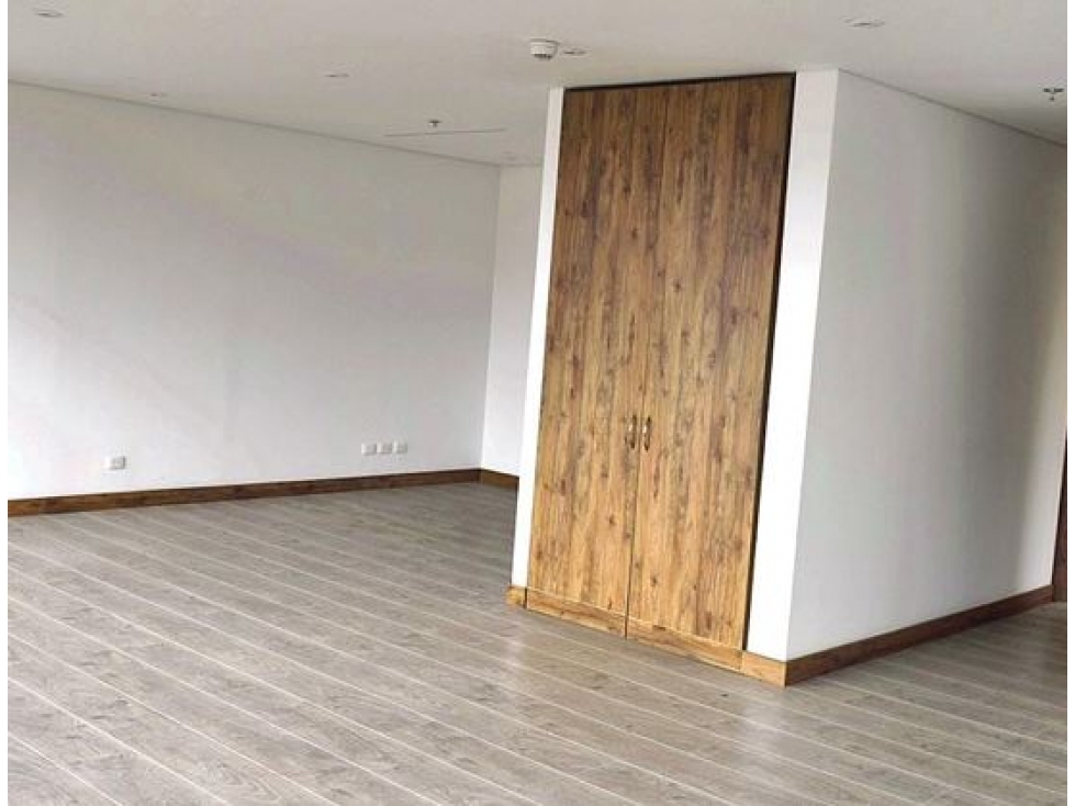 SE VENDE OFICINA EL EL POBLADO - 5