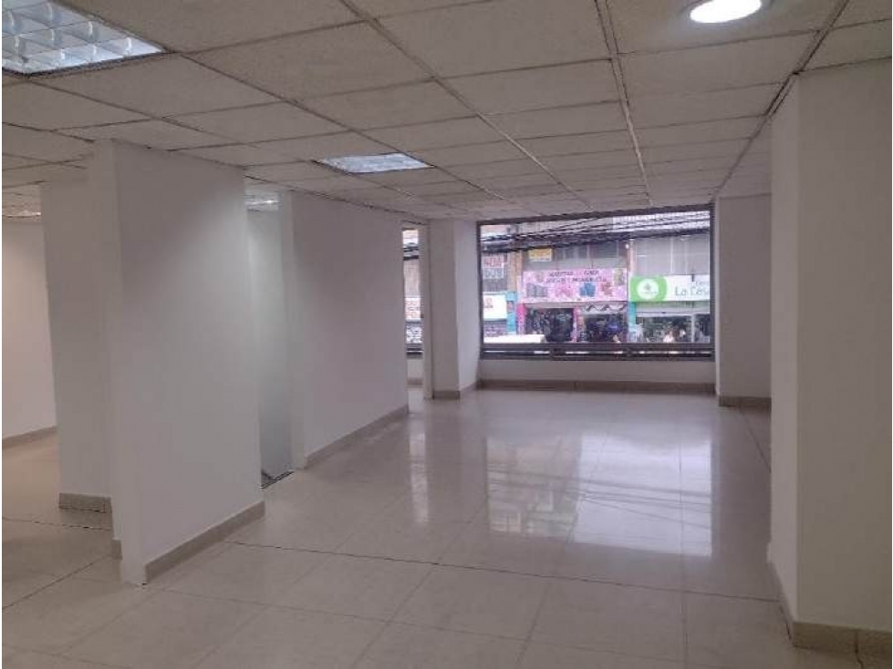 SE ARRIENDA O SE VENDE LOCAL COMERCIAL EN BOGOTA — foto 4