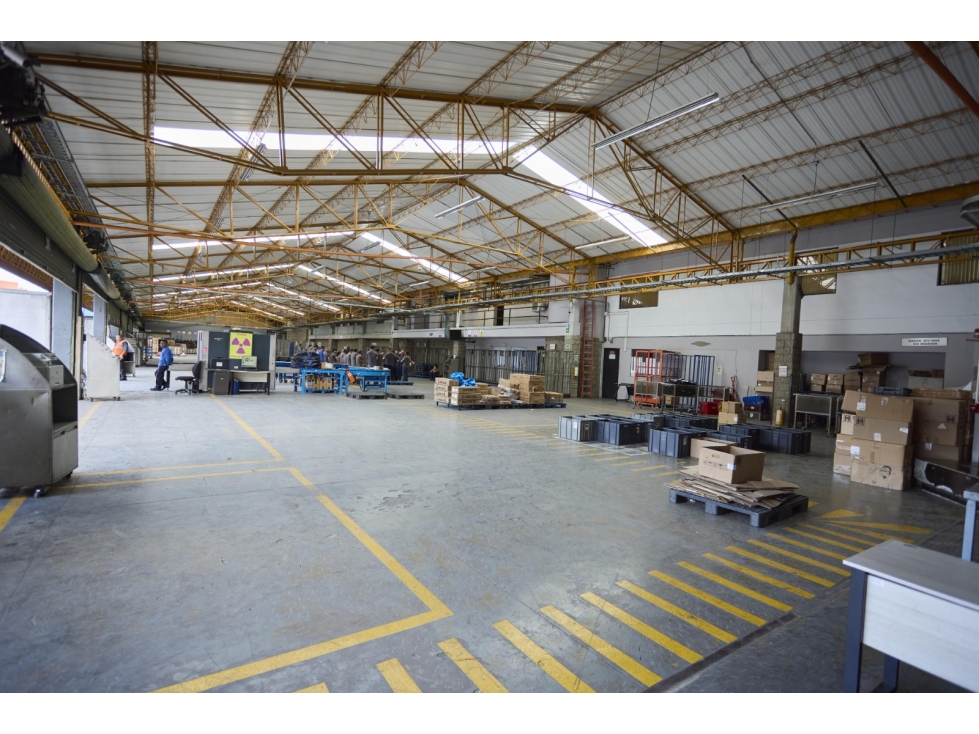 SE ARRIENDA BODEGA EN MEDELLIN 3397M2 — foto 3