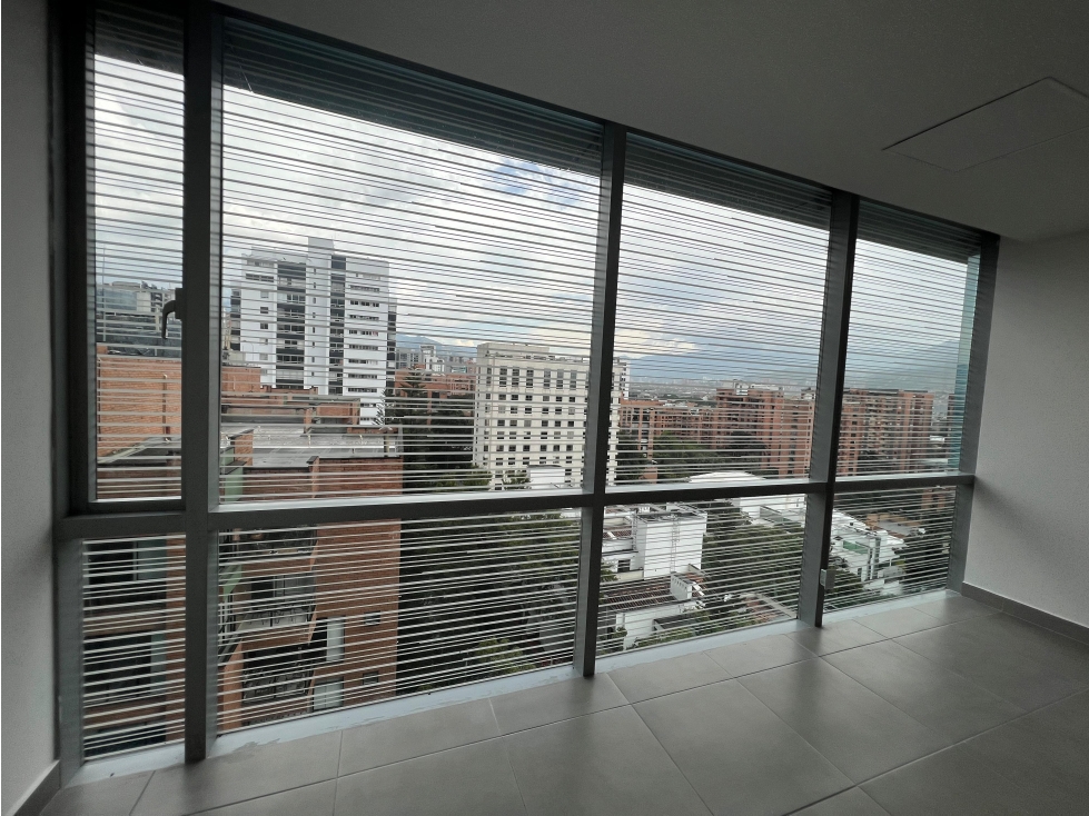 SE ARRIENDA OFICINA POBLADO — foto 2