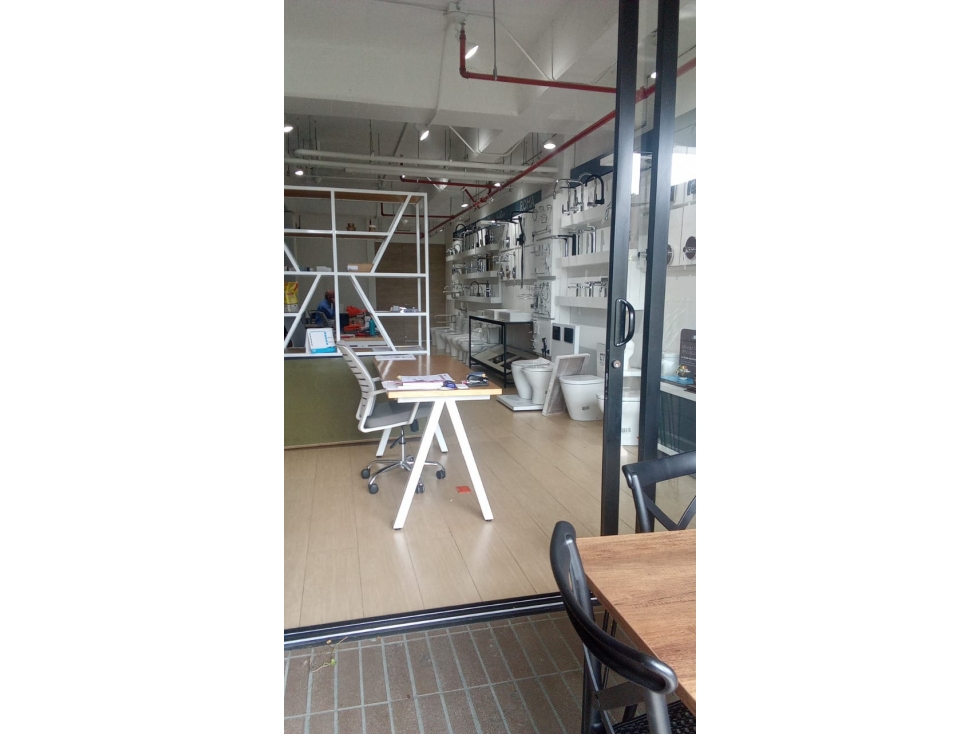 SE VENDE O ARRIENDA OFICINA MEDELLIN — foto 2