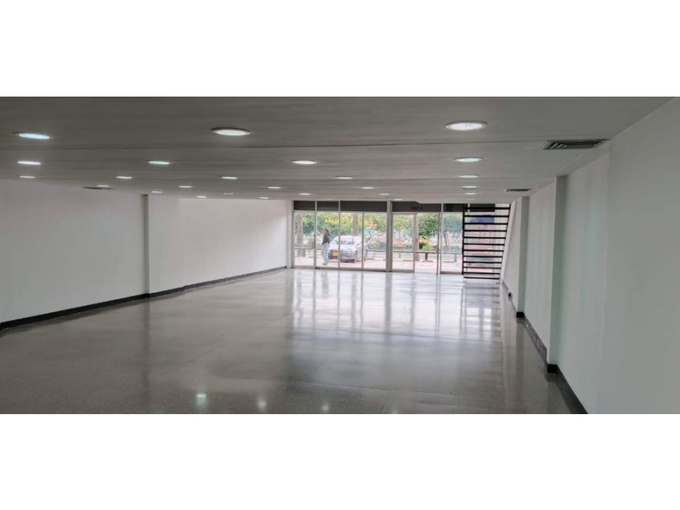 SE ARRIENDA LOCAL COMERCIAL MEDELLIN — foto 2