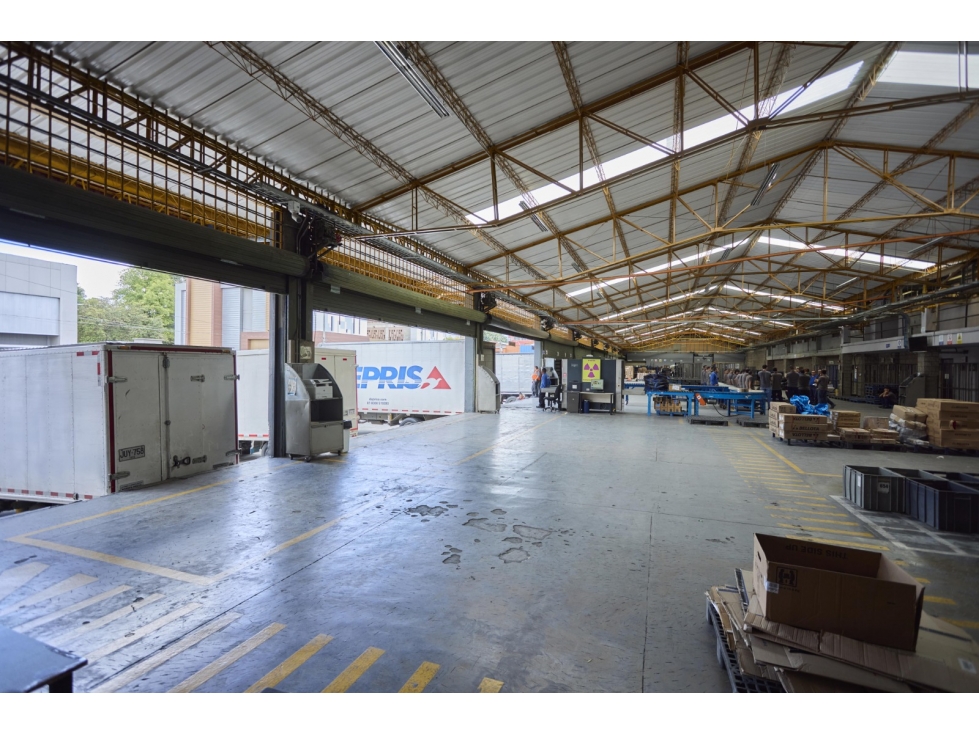 SE ARRIENDA BODEGA EN MEDELLIN 3397M2 — foto 4