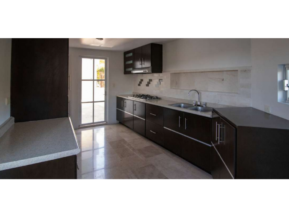Casa En Venta Dentro De Fracc. Cerrado Zona La Calera — foto 4