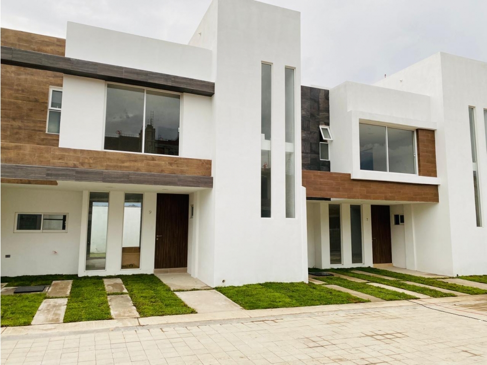 Casa en venta cholula con Jardin, Zona Xixitla