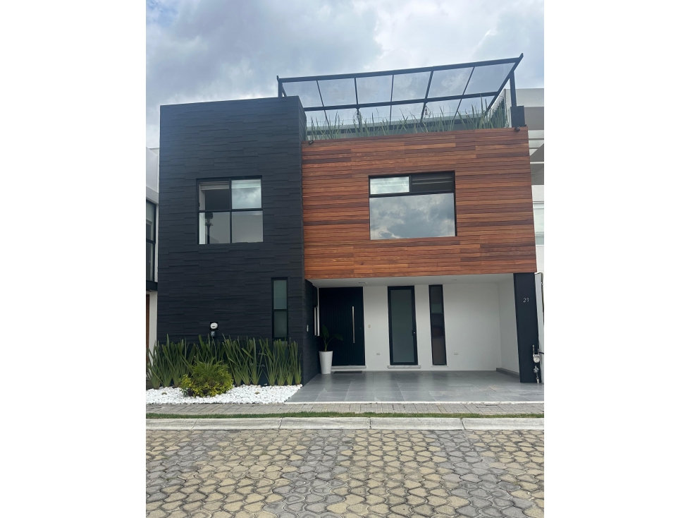 Casa En Venta En PB Habitación Terrazas Roof Amueblada Parque Coahulia