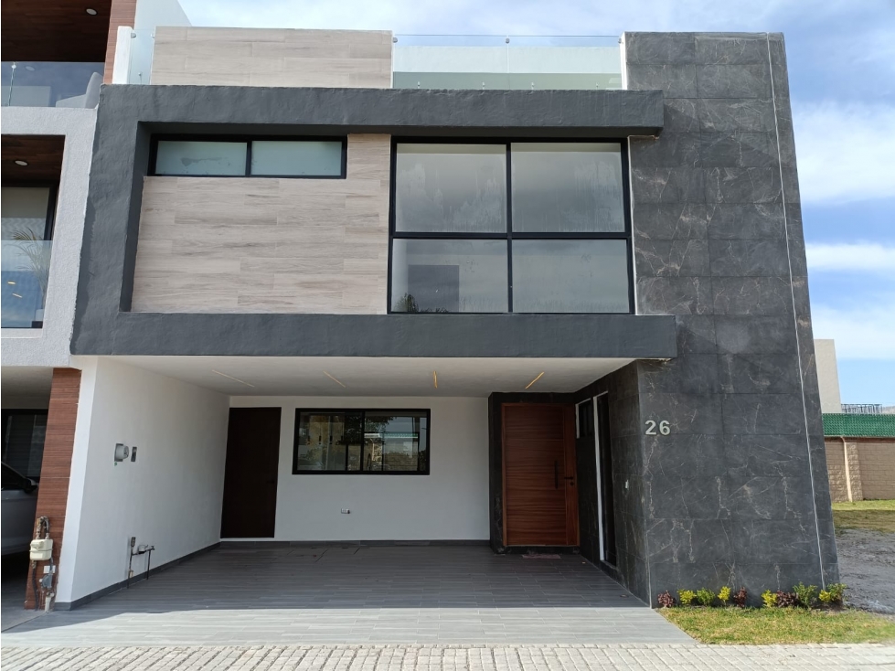 Casa en Venta En Lomas De Angelopolis