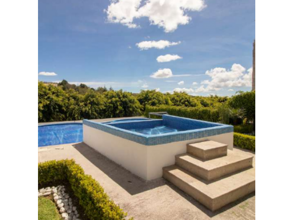 Residencia en Venta En Fracc. Cerrado en La Calera — foto 6