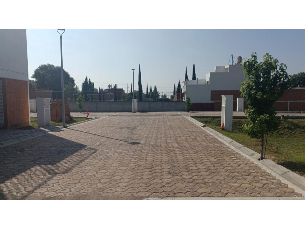 Lote en Venta en fraccionamiento en Cuautlancingo, Vid con Alberca - 5