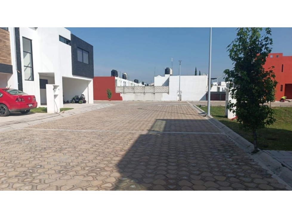 Lote en Venta en fraccionamiento en Cuautlancingo, Vid con Alberca - 6