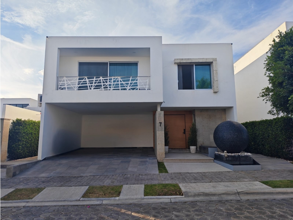 Casa En Venta Lomas Parque 222A
