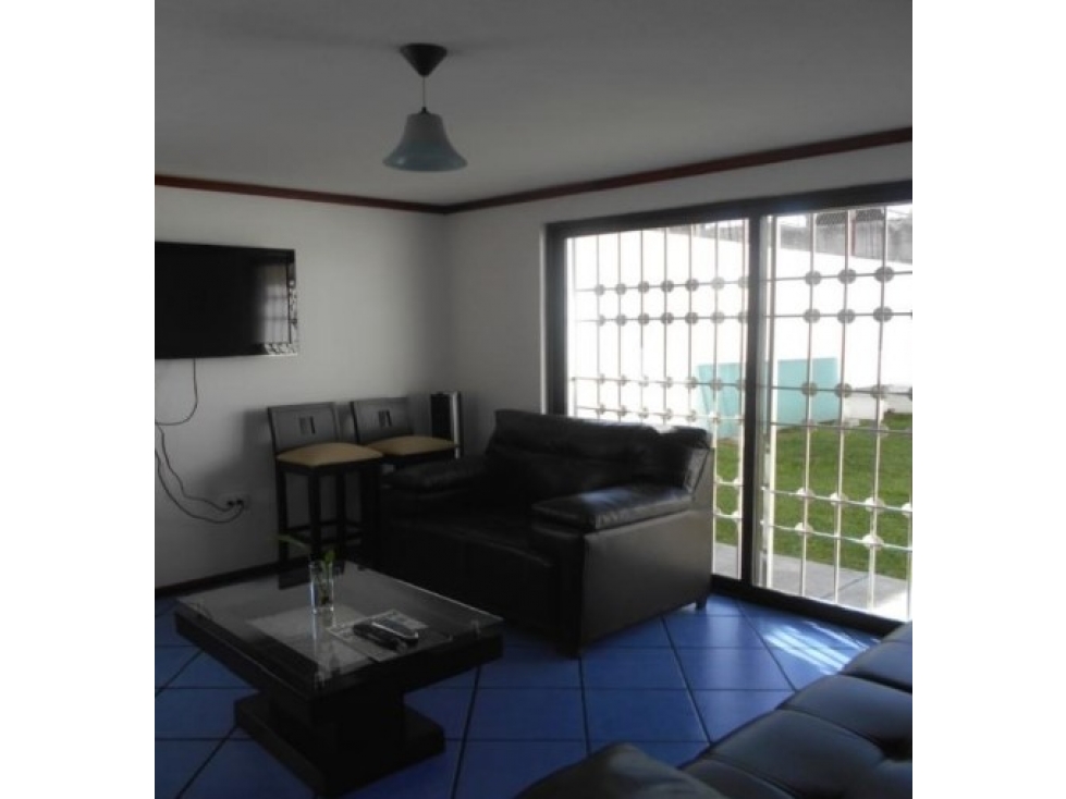 Casa En Venta Con Amplio Jardín Cerca De Plaza San Diego - 4