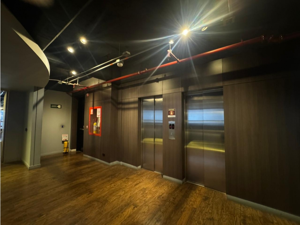 SE VENDE O ARRIENDA OFICINAS 1.298m2 CHICÓ NORTE