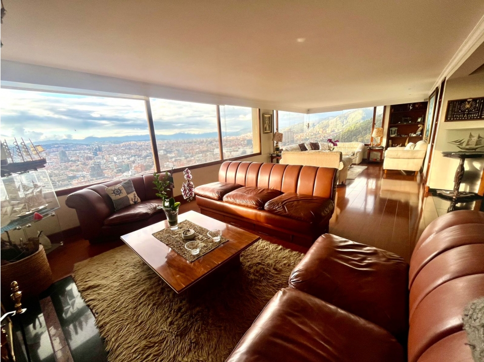 SE VENDE APARTAMENTO EN CHICÓ ALTO 208M2