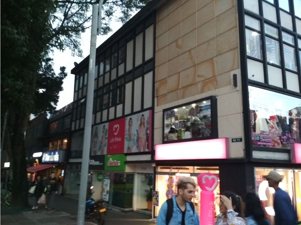 SE VENDE EDIFICIO EN EL RETIRO 312m2