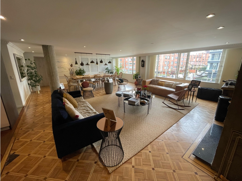 SE VENDE APARTAMENTO EN EL CHICÓ 203m2