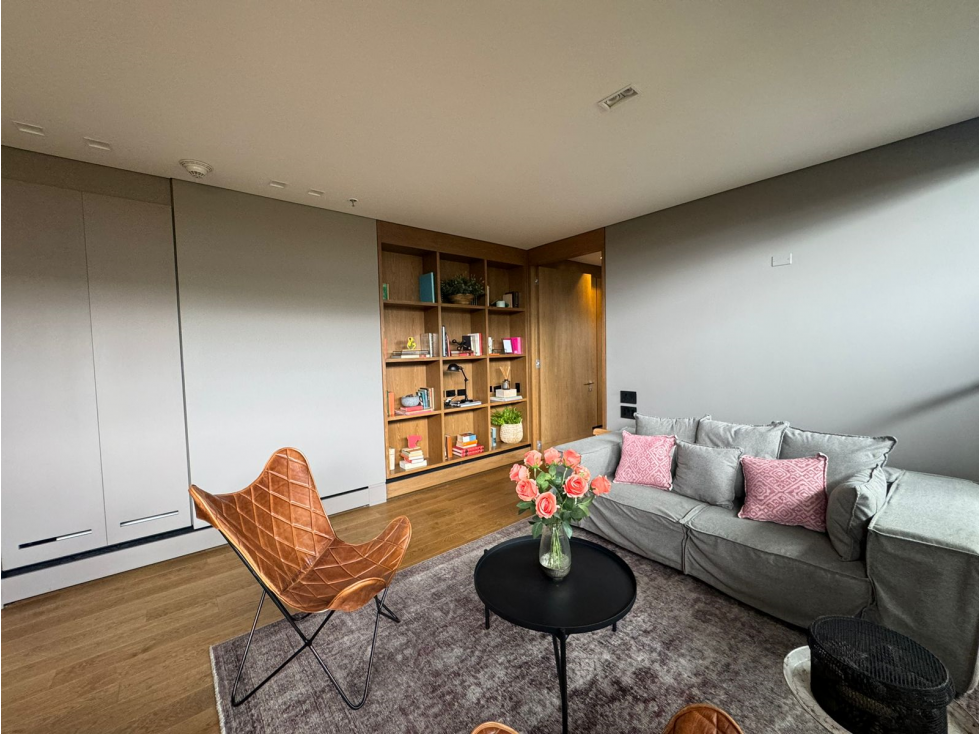 SE VENDE APARTAMENTO LOS ROSALES 90m2 BALCÓN — foto 5