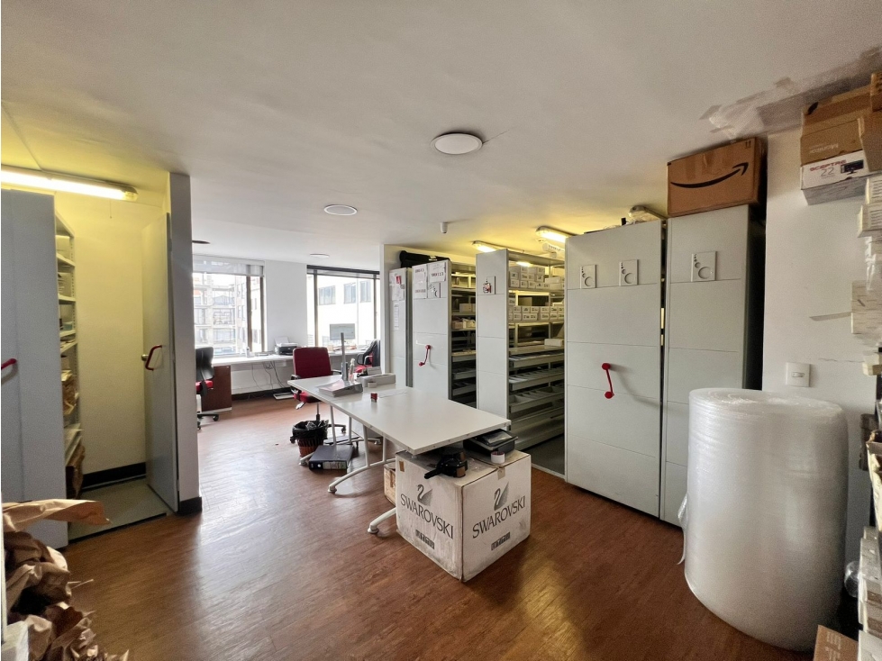 SE VENDE OFICINA AMOBLADA EN EL VIRREY 256m2 - 5