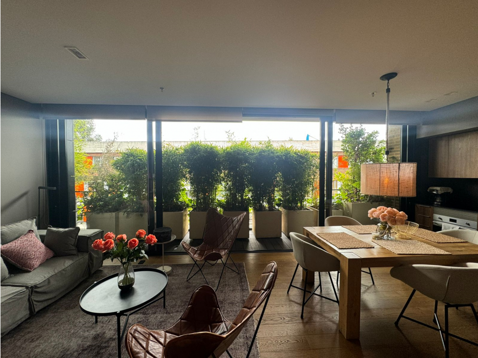 SE VENDE APARTAMENTO LOS ROSALES 90m2 BALCÓN — foto 2