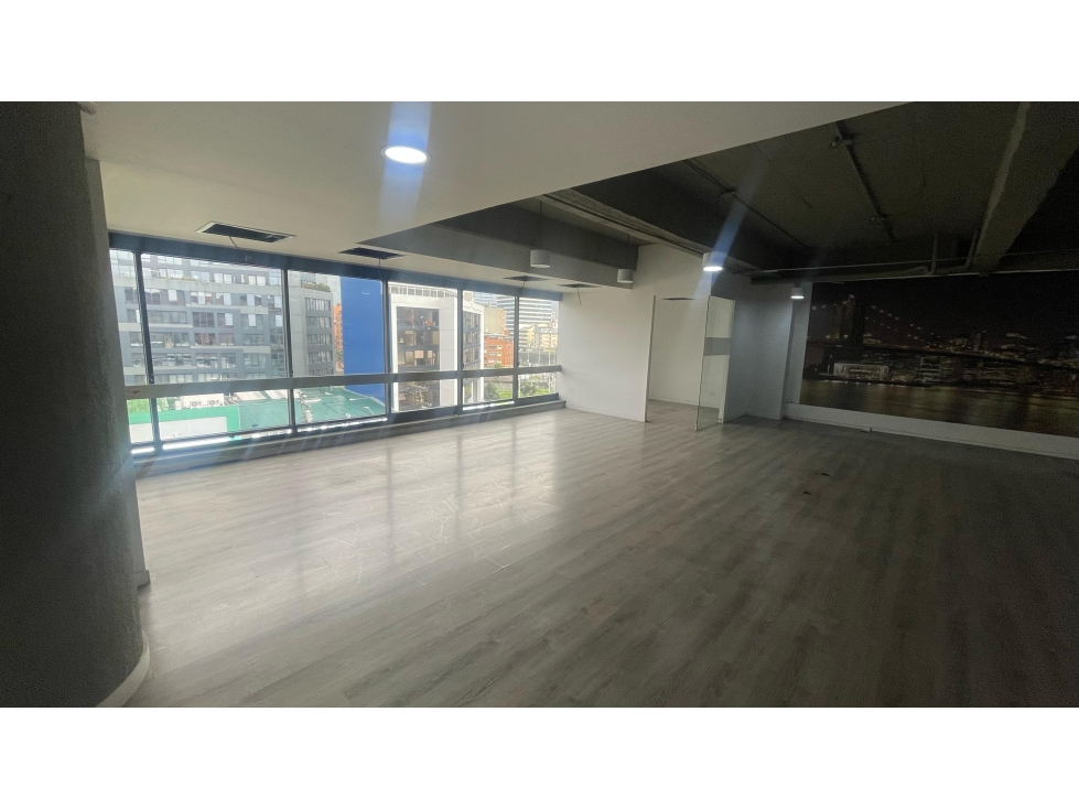 SE VENDE O ARRIENDA OFICINA EN EL CHICÓ 195m2