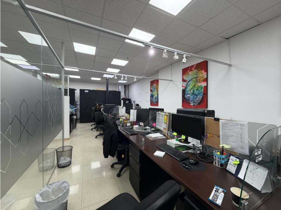 SE VENDE O ARRIENDA OFICINA EN EL CHICÓ 120M2