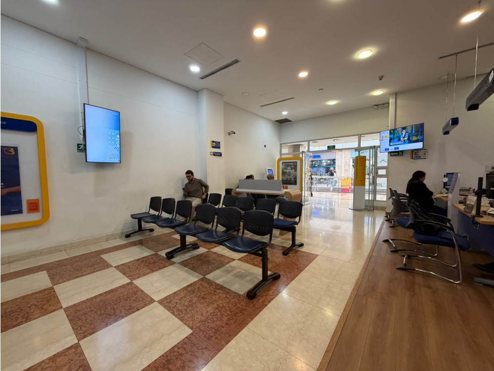 SE VENDE O ARRIENDA LOCAL EN EL CENTRO COMERCIAL SANTAFE 158m2 — foto 5