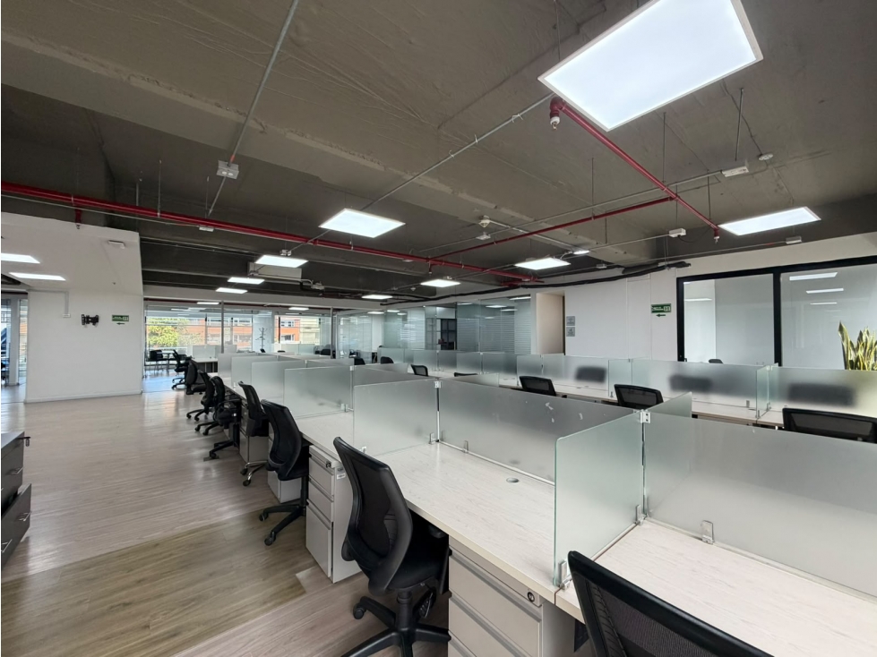 SE VENDE O ARRIENDA OFICINA EN CHICÓ NORTE 358M2 - 4