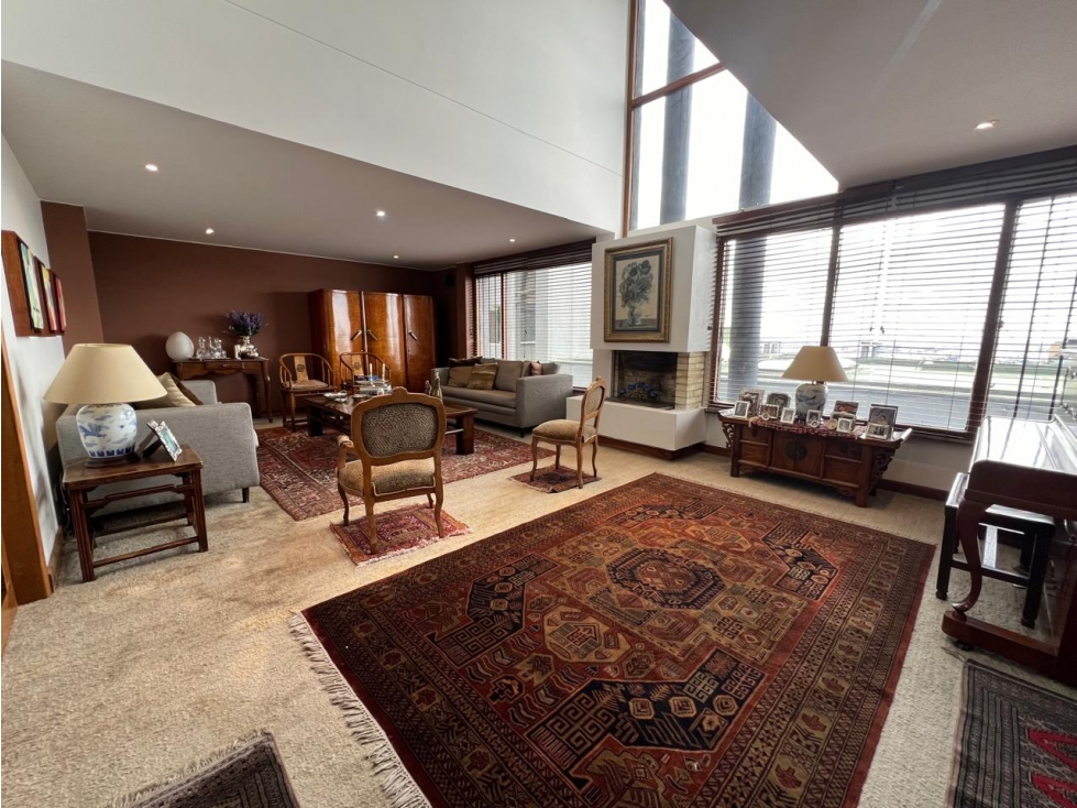 SE VENDE O ARRIENDA APARTAMENTO EN EL REFUGIO 460m2 JARDÍN 100m2