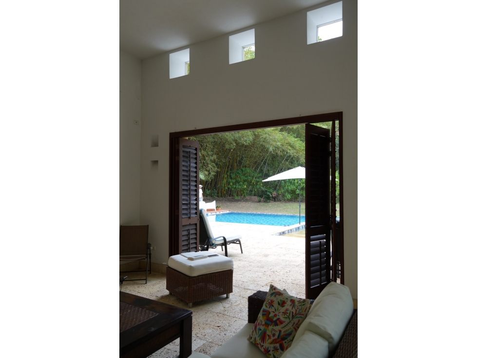 SE VENDE CASA EN MESA DE YEGUAS 5.250m2 - 6