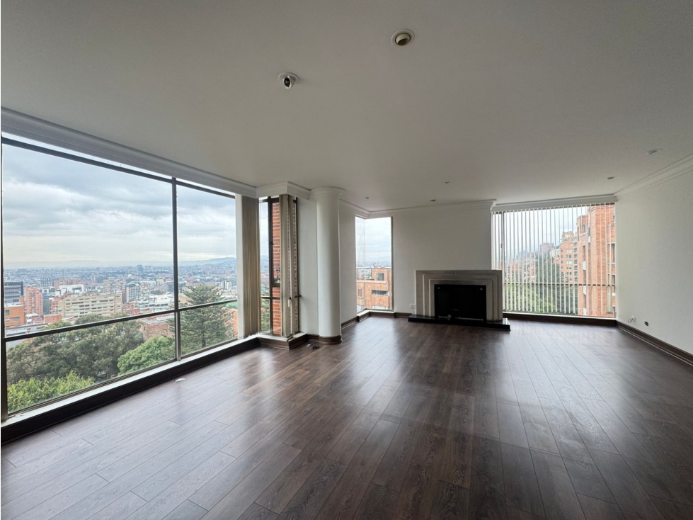 SE VENDE APARTAMENTO EN LOS ROSALES 374m2