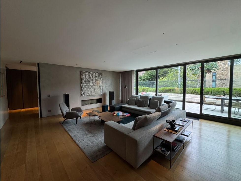 SE ARRIENDA APARTAMENTO AMOBLADO O SIN AMOBLAR 240M2 + TERRAZA 80M2