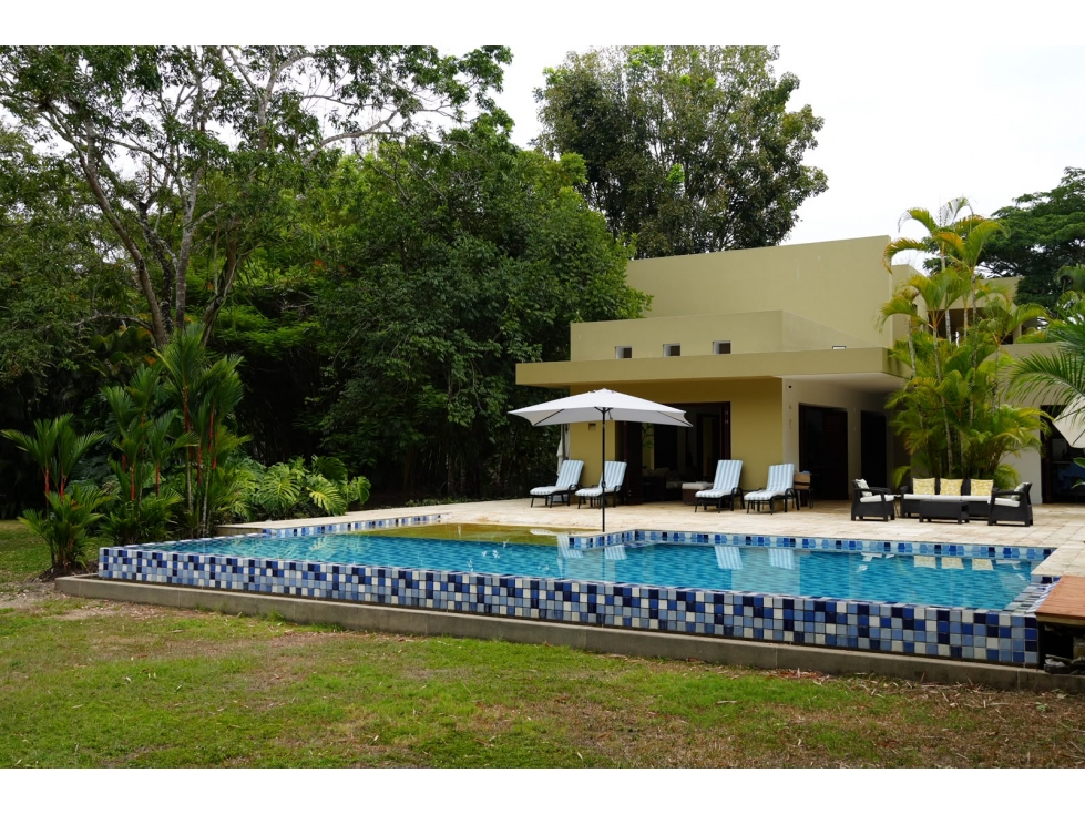 SE VENDE CASA EN MESA DE YEGUAS 5.250m2
