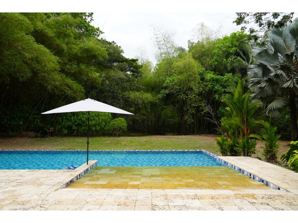 SE VENDE CASA EN MESA DE YEGUAS 5.250m2 - 4