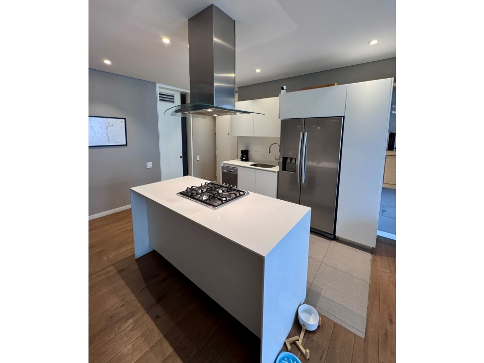 VENTA APARTAMENTO EXTERIOR EN EL VIRREY 86 MTS MAS BALCON — foto 3