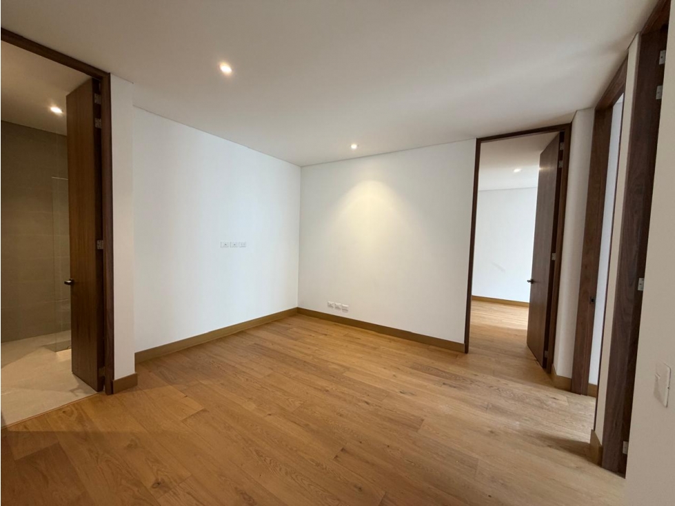 SE VENDE APARTAMENT EN CHICÓ NORTE 130M2 / BALCÓN — foto 6